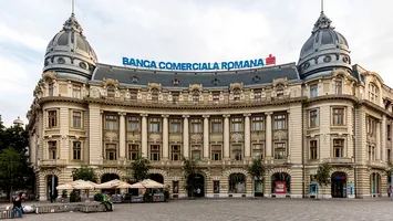 Se vinde fostul Palat BCR din centrul Capitalei
