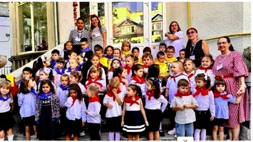 Festivitate cu simboluri comuniste la o grădiniță din Satu Mare. IICCMER reacționează dur