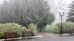 Weekendul începe cu vreme extremă: furtuni și scăderi majore de temperatură