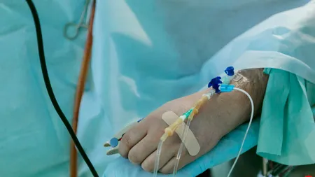 Arhiepiscopia Târgoviștei a oferit 120.000 lei pentru tratamentul medical și recuperarea unui tânăr rănit într-un accident