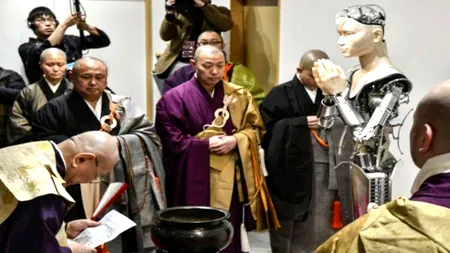 Un preot robot vrea să reaprindă interesul pentru budism. Se întâmplă într-un templu vechi de 400 de ani