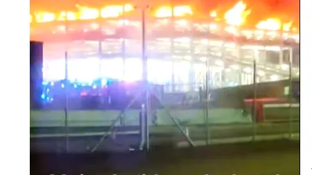 Incendiu devastator pe Aeroportul Luton din Marea Britanie VIDEO