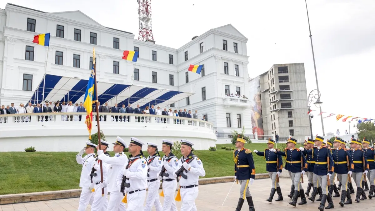 Festivism la Ziua Marinei Române, la 24 de ore după explozia de la Costinești. Președintele Iohannis și ceilalți oficiali români promit că ne apără NATO