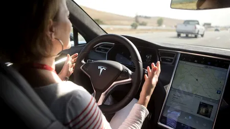 Hertz închiriază la Uber 50.000 de mașini Tesla