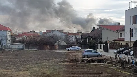 Incendiu la un atelier auto din Ghencea: Acționează autospeciale