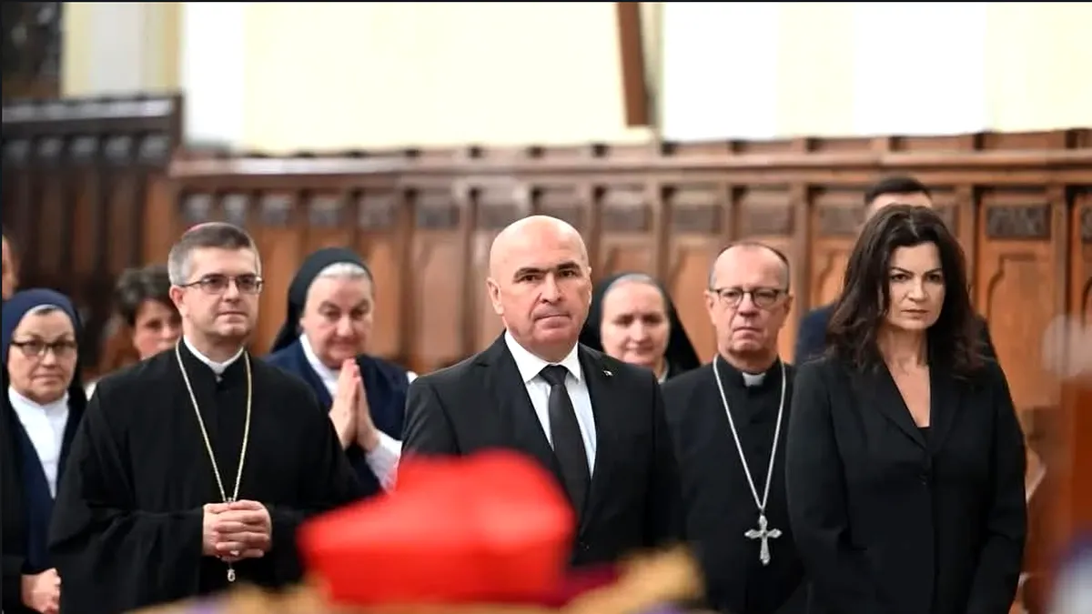 Ilie Bolojan și-a expus iubita la ...priveghiul Cardinalului Lucian Mureșan