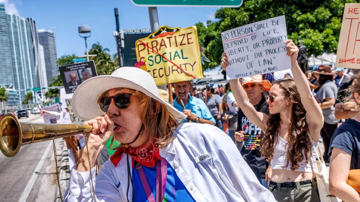 Proteste masive în SUA împotriva președintelui Trump. Mesaje ferme pentru justiție și democrație
