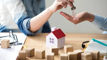 Urmează o prăbușire a pieței imobiliare din România?