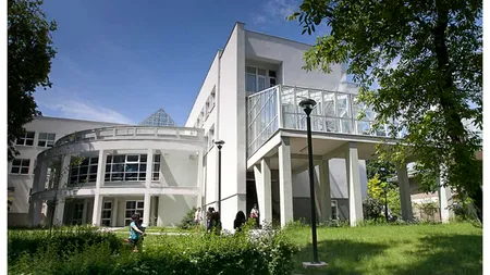 Universitatea din Suceava e „alergică” la bani, suportă doar cardul