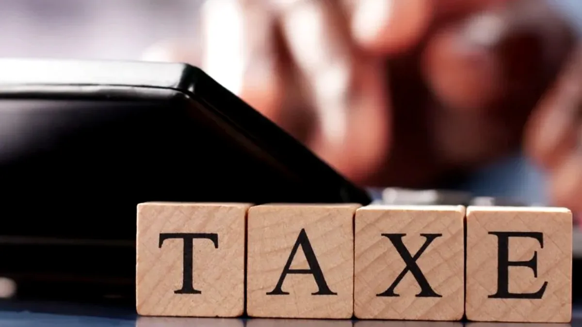 Nu scăpăm de taxe nici la horoscop. Cât costă să afli când te-ai născut?