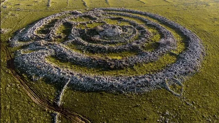 Misteriosul „Stonehenge al Estului”, vechi de 5 000 de ani, se deplasează în timp