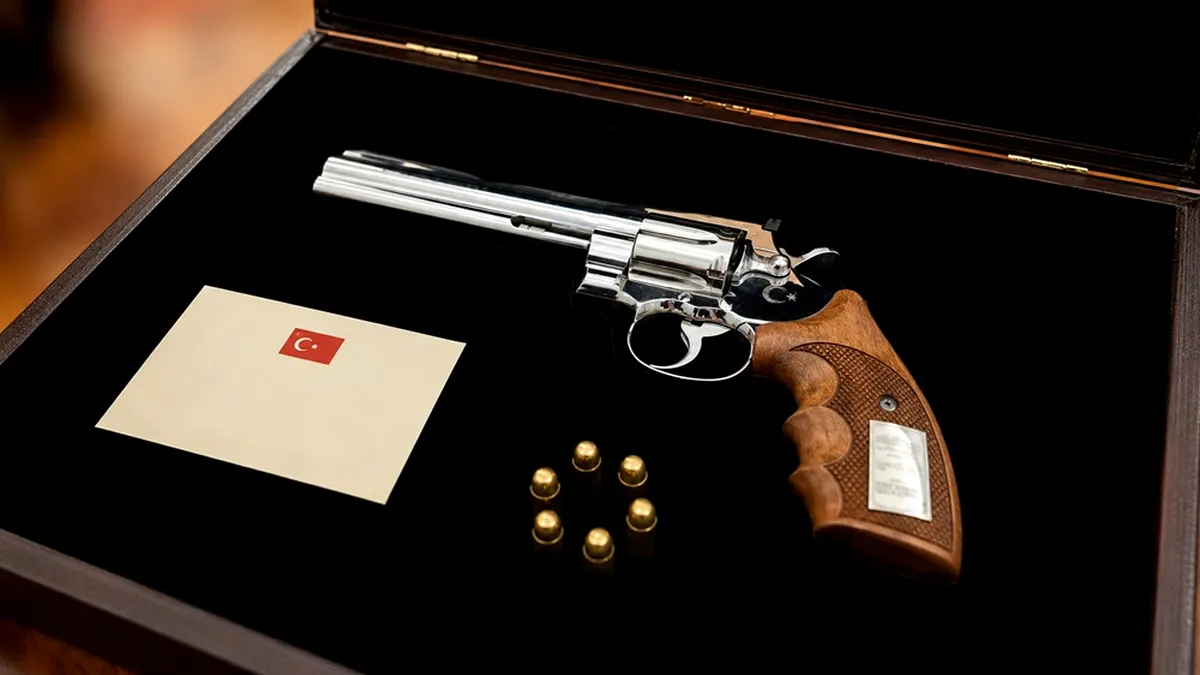 Nicușor și-a tras pistol, ne-am mai liniștit un pic!