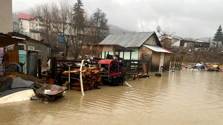 Râurile mici din judeţele Harghita, Covasna şi Braşov, sub avertizare de inundaţii până luni la amiază
