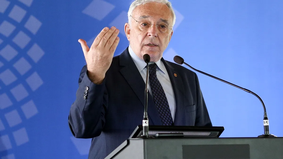 Misiunea FMI s-a întâlnit cu guvernatorul BNR, Mugur Isărescu
