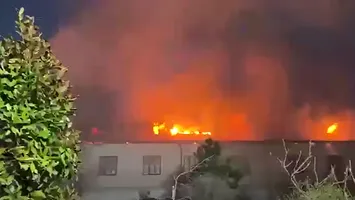 Incendiu la Mănăstirea Bistrița: flăcările au cuprins acoperișul chiliilor