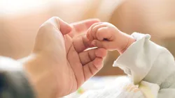 Ce se schimbă pentru femeile care nasc în România după votul din Senat