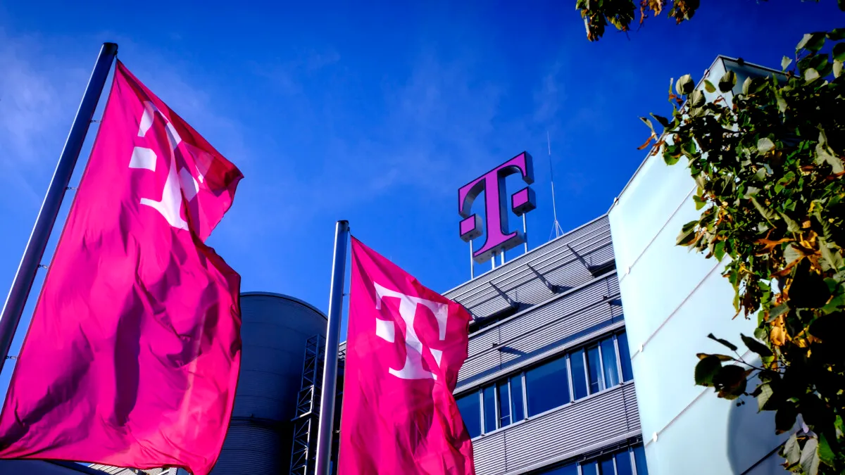 Teszari și Tomșa cumpără Telekom Romania Mobile Communications