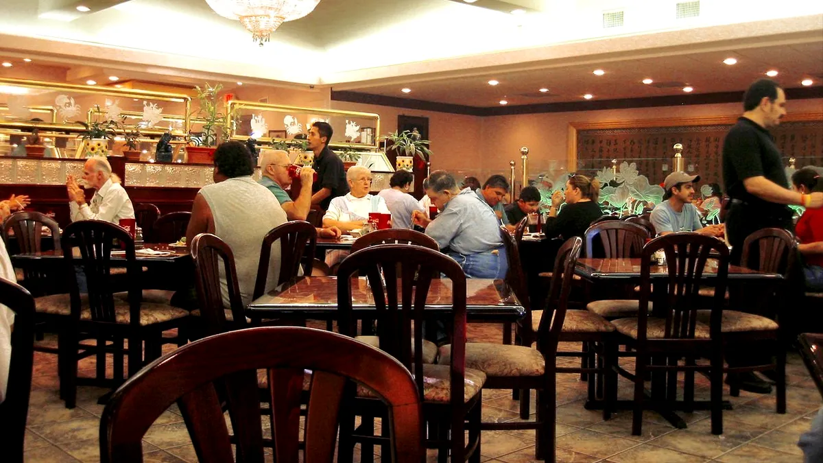 Impozitarea bacșișului. Câți bani a adus această măsură la buget în 5 luni