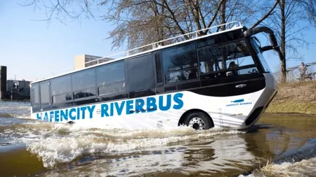 Dunărea va putea fi traversată cu un autobuz amfibie