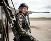 Tânăra româncă care pilotează avioane supersonice. Păzește cerul românesc cu „șoimul ei” războinic (VIDEO)