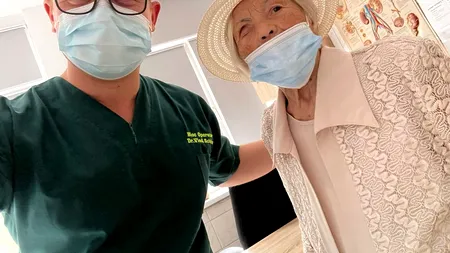 O femeie de 102 ani operată de cancer renal la Cluj