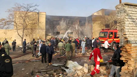 Avion de luptă iranian s-a prăbuşit într-o zonă rezidenţială: 3 persoane au murit