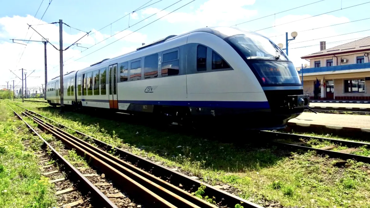 Tren „Săgeata albastră” în flăcări în Argeș. Momente de groază pentru pasageri