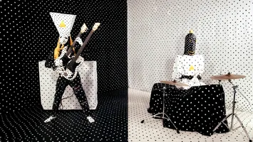 Cutiuța muzicală: Angine de Poitrine sau cum sună muzica atunci când refuză să se poarte frumos