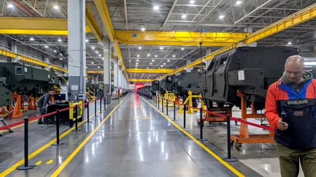 400 de locuri de muncă la Mediaș. România începe producția de blindate Cobra II