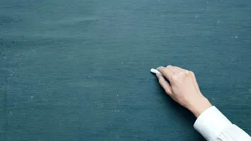 Până când mai pot fi folosite fondurile de pe cardurile educaționale