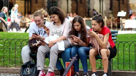 Sexul la adolescenţi: 4 aspecte esenţiale pe care trebuie să le cunoşti
