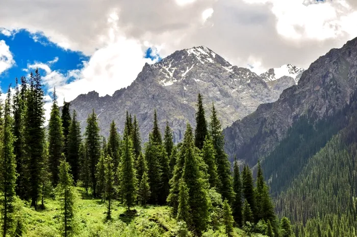 Kazahstan, Munții Tian Shan.