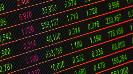 Bursa a crescut luni cu 0,8%. Randamentul în 2024 s-a apropiat de 14%, mult peste inflaţie şi dobânzile bancare