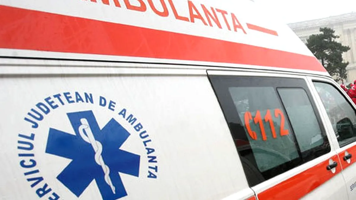 Accident grav cu cinci răniți în județul Bacău: Un camion și o dubiță s-au ciocnit