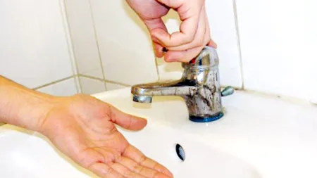Orașul Bacău nu are de cinci zile apă potabilă. Când promite primarul că se va rezolva problema