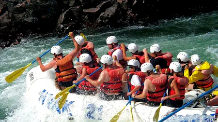 Accident pe râul Jiu în timpul unui concurs de rafting: O persoană a murit