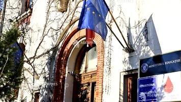Greva foamei în fața Ministerului Educației: Protestul unui părinte scoate la iveală disfuncționalități grave în organizarea Bacalaureatului 2025