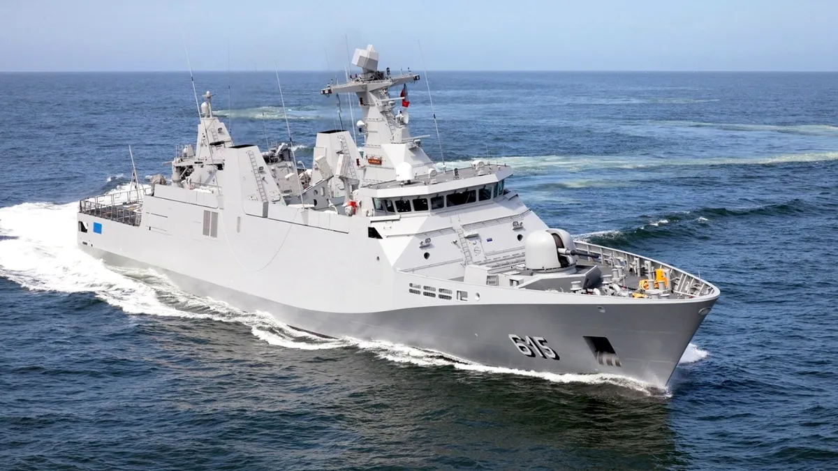 Forțele Navale, dotate cu nave militare învechite, deși la Galați se construiesc nave sofisticate pentru state NATO