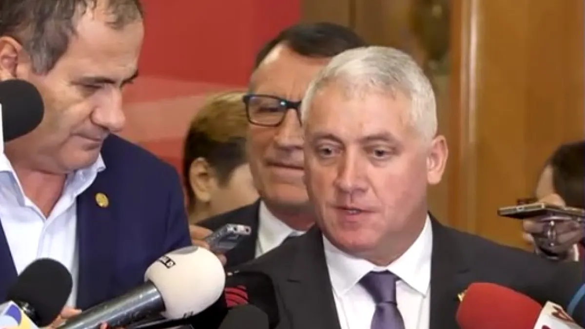 Adrian Țuțuianu nu se dă dus de la Palatul Victoria