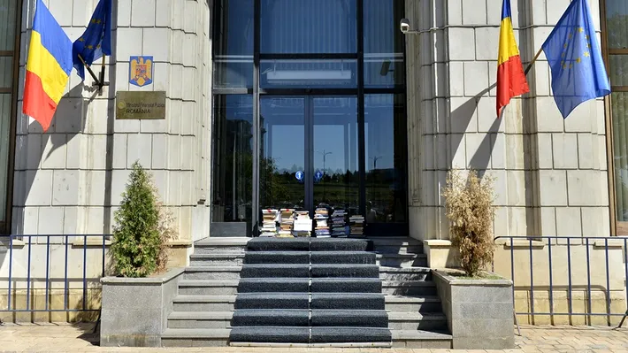 Cifrele care le strică moțiunea: deficitul scade, investițiile merg, iar apocalipsa economică mai așteaptă