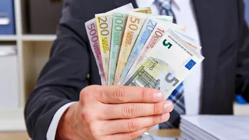 Moneda națională s-a apreciat, joi, în tranzacțiile BNR.  4,9768 lei, pentru un euro