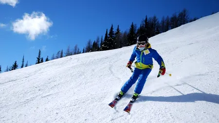Se deschide sezonul de schi! Stratul de zăpadă în Poiana Brașov este de jumătate de metru