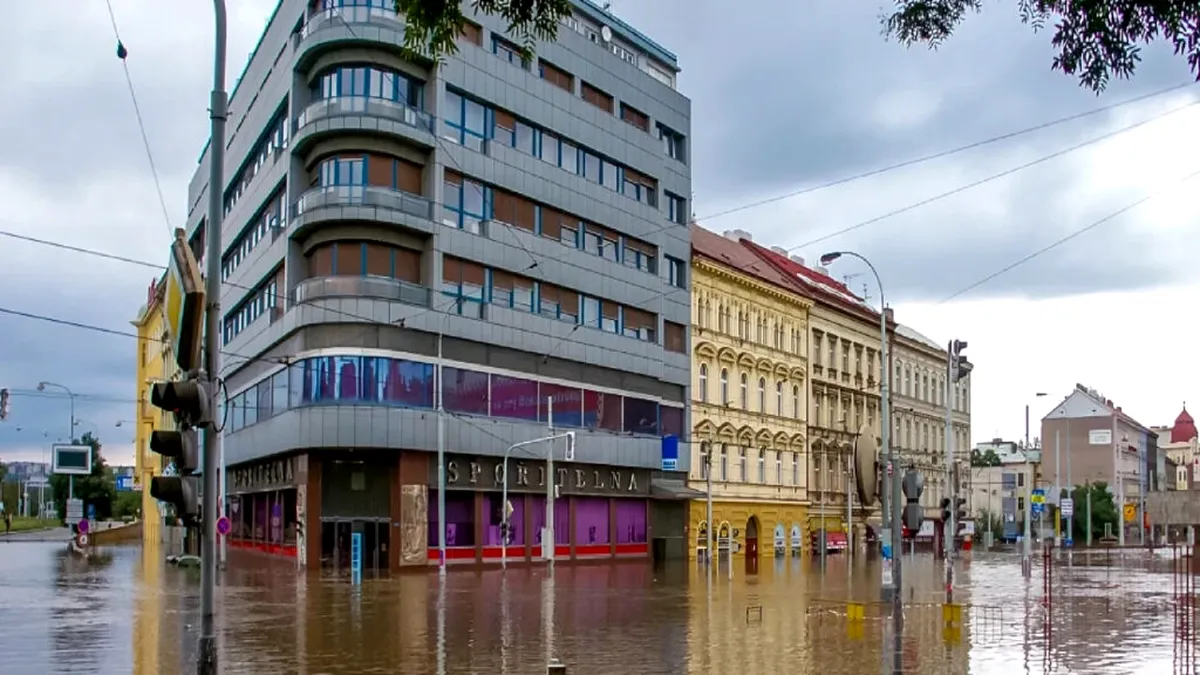 Inundațiile lovesc Europa Centrală și de Est: România și vecinii ei înfruntă cod roșu