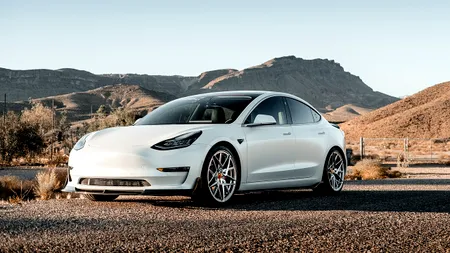 Vânzările Tesla în România au scăzut de 5 ori. Dacia, Renault şi nou-venitul Leapmotor cresc pe segmentul complet electric