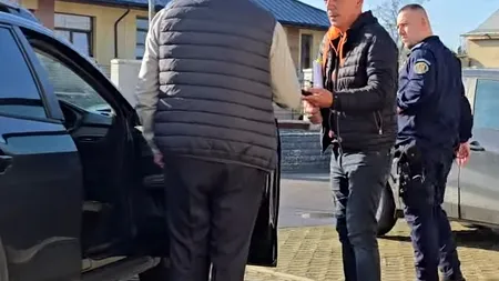 Primărie executată silit. Un executor şi jandarmi au ridicat maşina primarului şi mai multe utilaje (VIDEO)