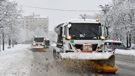 România înzăpezită: drumuri blocate, trenuri oprite, Aeroportul Otopeni paralizat
