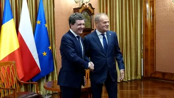 Fake news cu Nicușor Dan și România, „rostogolit” de un fost premier polonez, susținător al lui George Simion