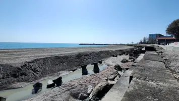 Plajă de 600 de milioane de lei, distrusă de furtună. Valurile au făcut ravagii