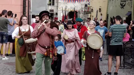 Băuturi medievale, la reducere pentru cei care ştiu parolele Festivalului Sighişoara Medievală