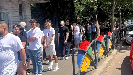 Haos! Suporterii FCSB stau la o coadă lungă de un kilometru ca să cumpere bilete pentru meciul cu Dinamo